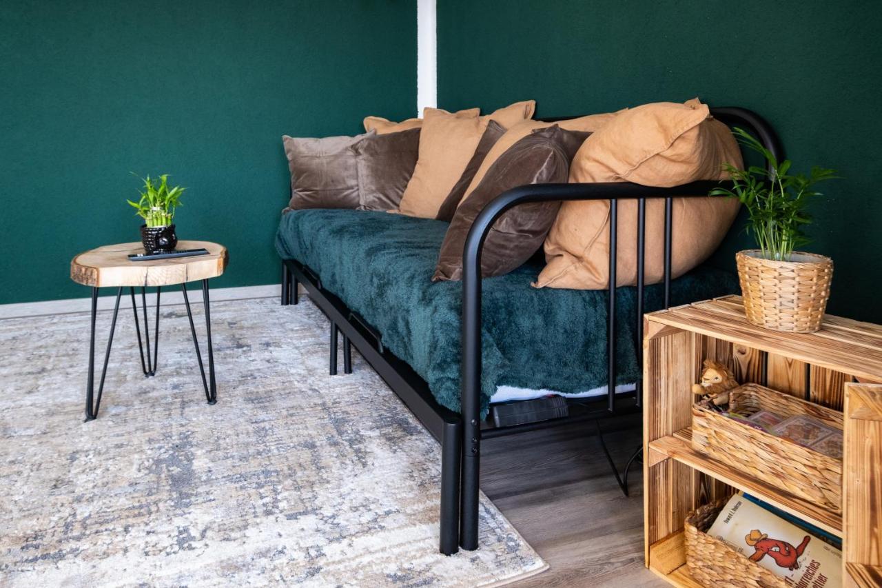 Nature Terminal Apartment - Unterwegs Zuhause Steinenbronn Екстериор снимка